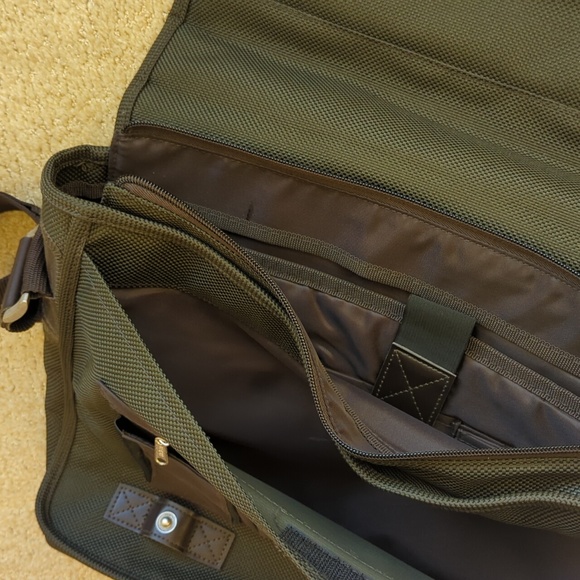 Pebble  Beach messenger bag - Picture 12 of 16